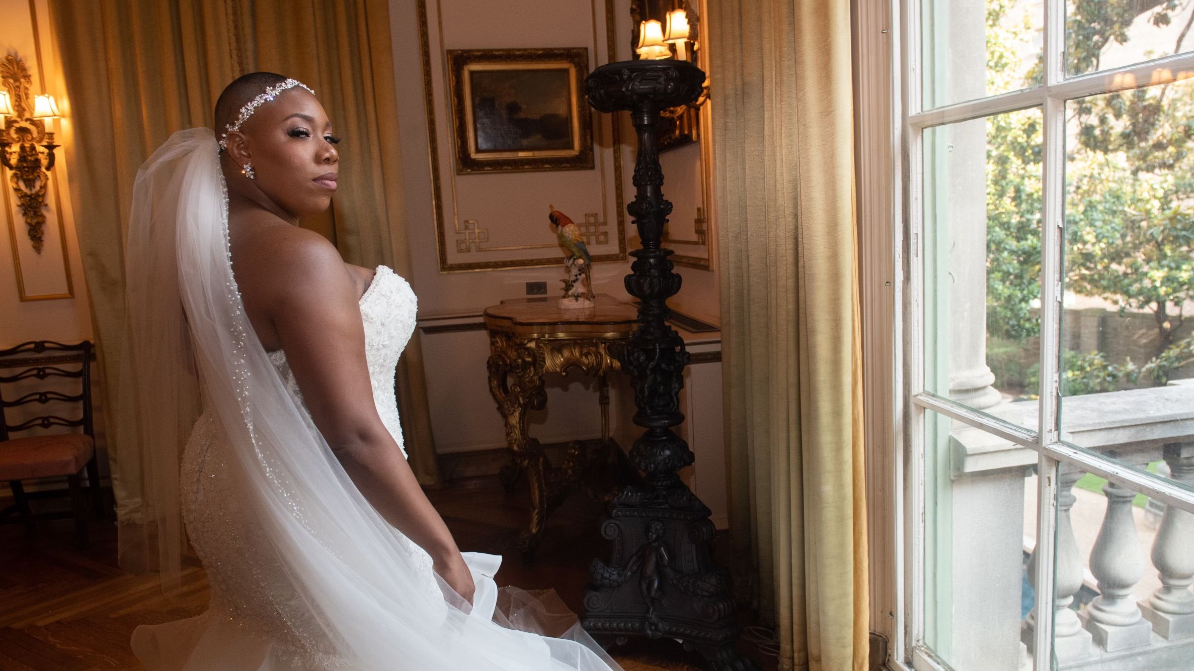Symone Sanders and Shawn Townsend tie the knot in a low-key but joyful ...